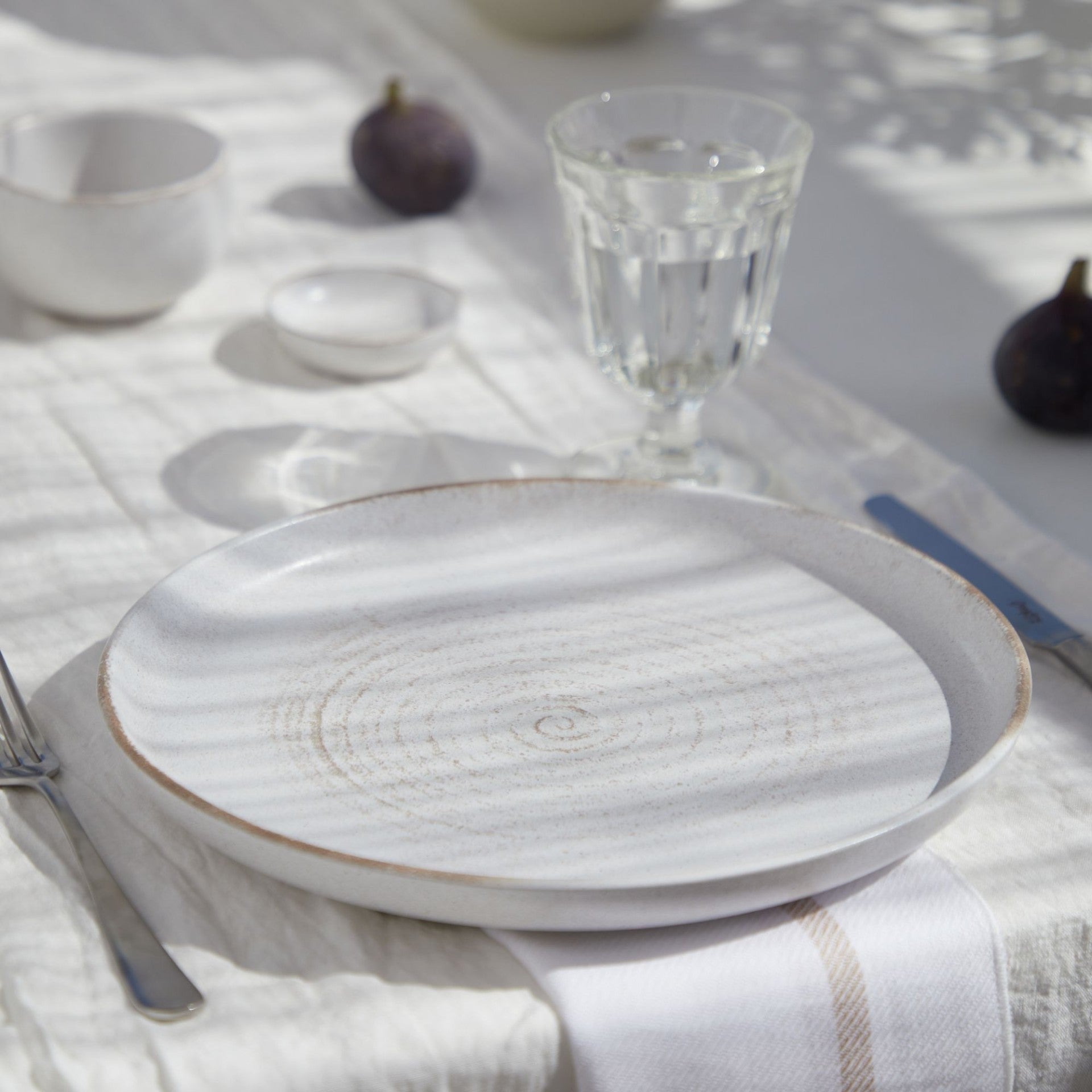 Alviva Dinner Teller – handgefertigte Keramik aus Portugal | Mediteramics