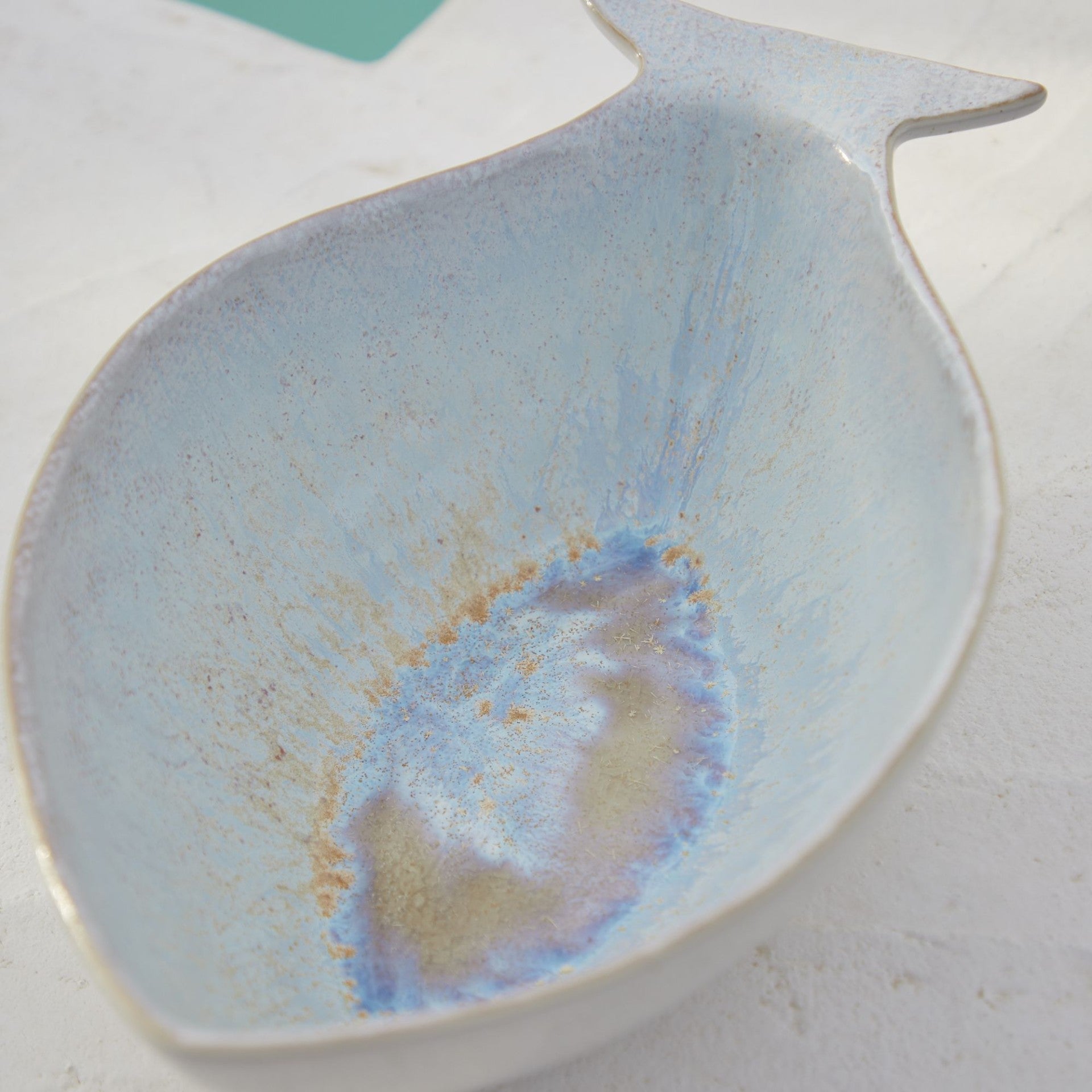 Doraya Serving Bowl in Fish Form – handgefertigte Keramik aus Portugal | Mediteramics